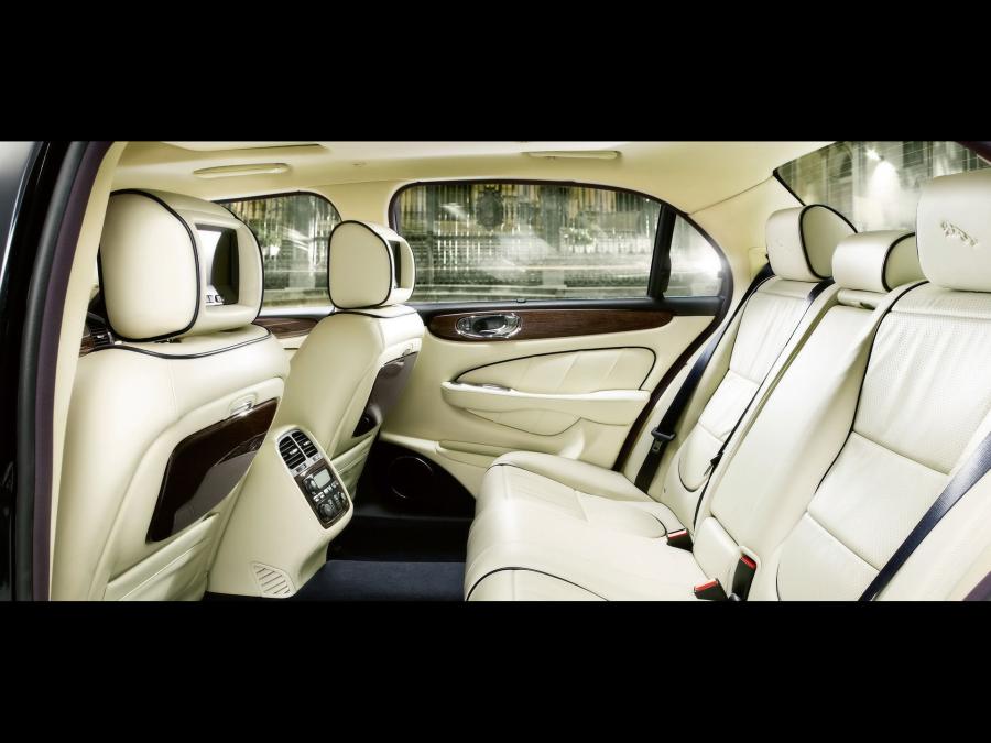  Jaguar XJ Portfolio 2009 года  (фото 18 из 29)